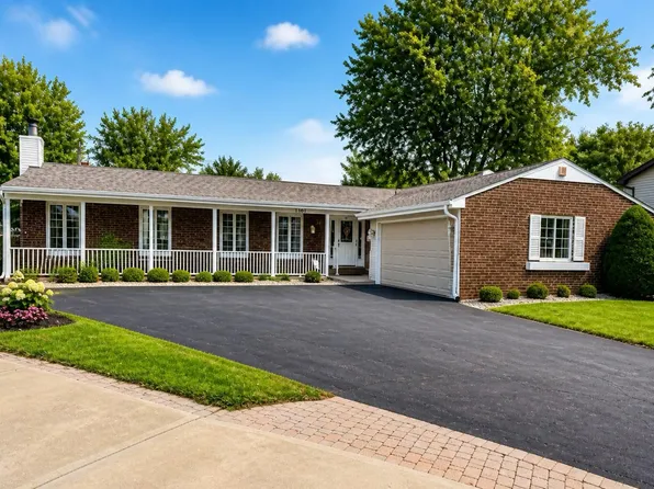 1191 Holly Ct, Bradley, IL 60915