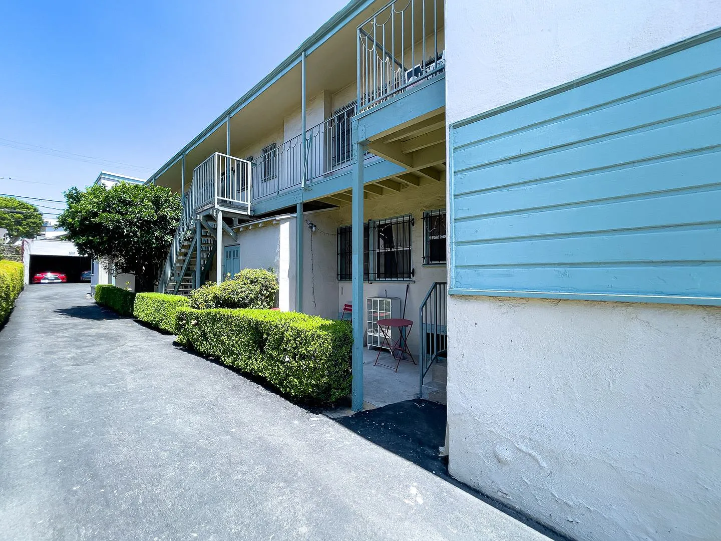 4735 Beverly Blvd — Photo 2