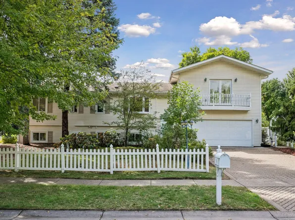 9625 103rd Ave N, Maple Grove, MN 55369