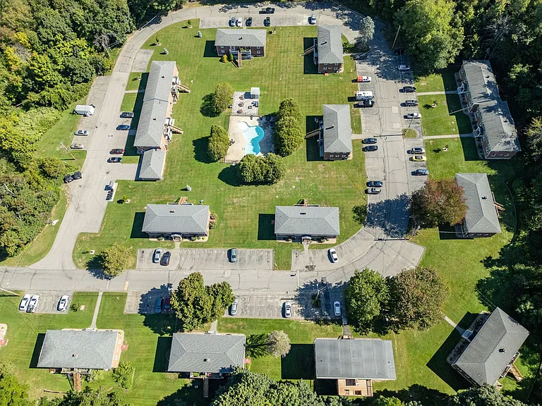 1 Manor Dr — Photo 23