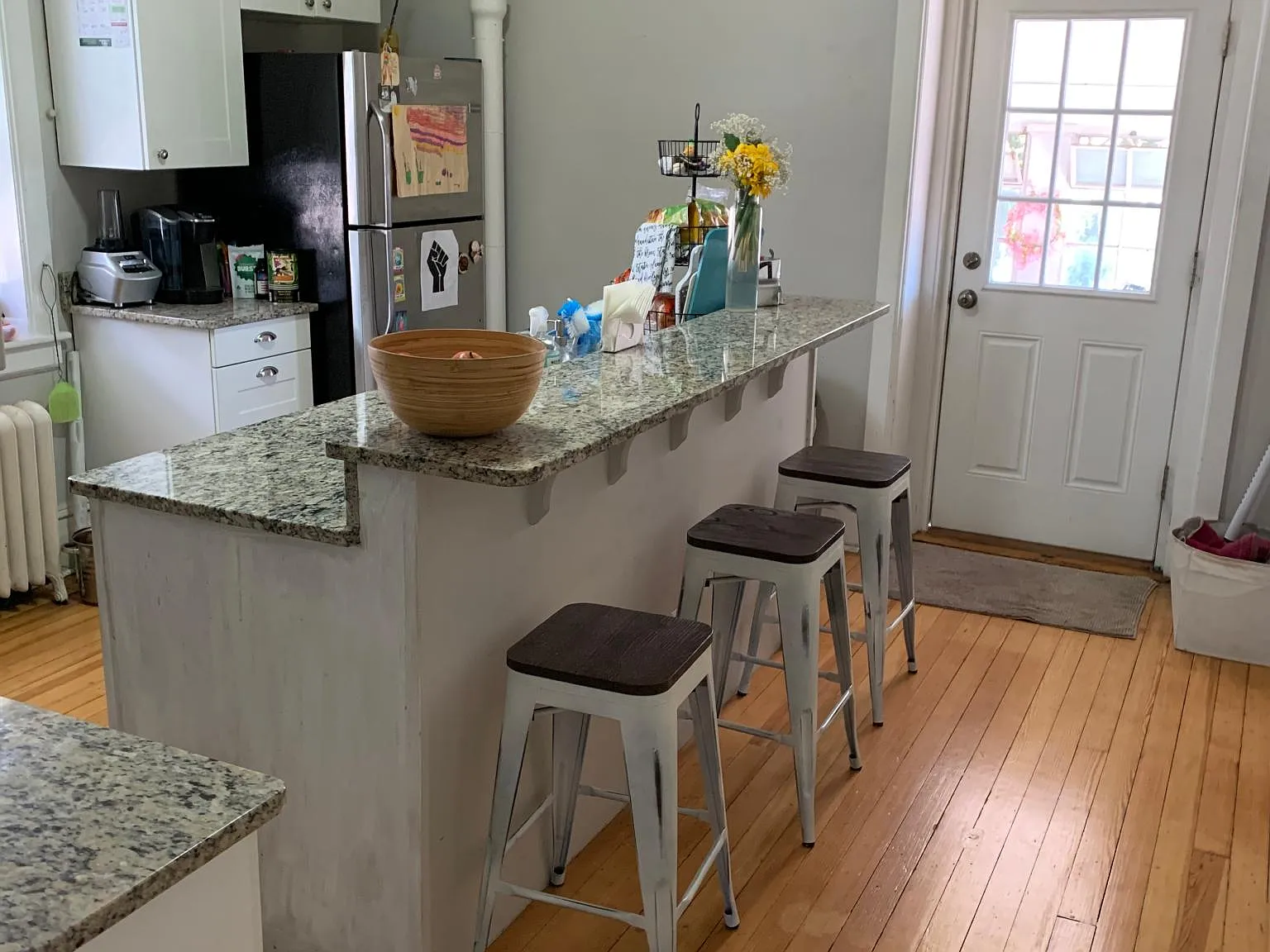 4 bed, 2000 sqft, $2,475 — Photo 4