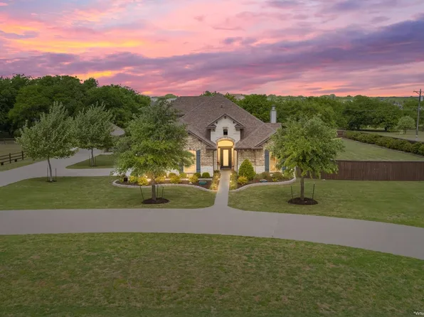 101 Rancho Lorena Dr, Lorena, TX 76655