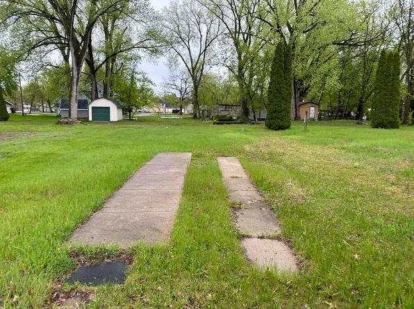516 Cottrill St N, Waterville, MN 56096
