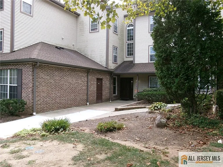 4261 Bayberry Ct — Photo 1