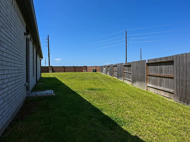 3057 Pensacola Dr — Photo 45