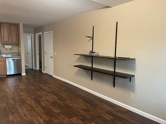4th image of 604 Roger Ave