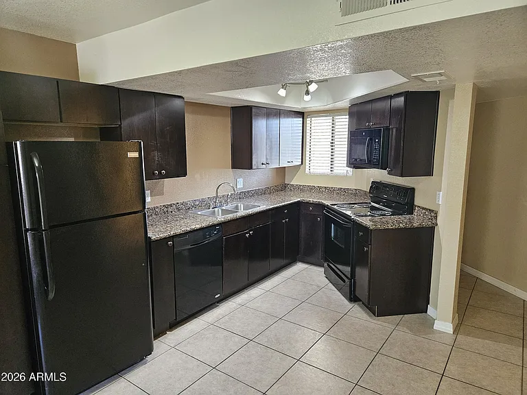 835 N Granite Reef Rd #6 — Photo 3