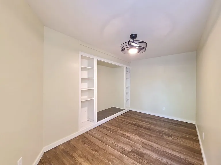 Knickerbocker Apartments — Photo 29