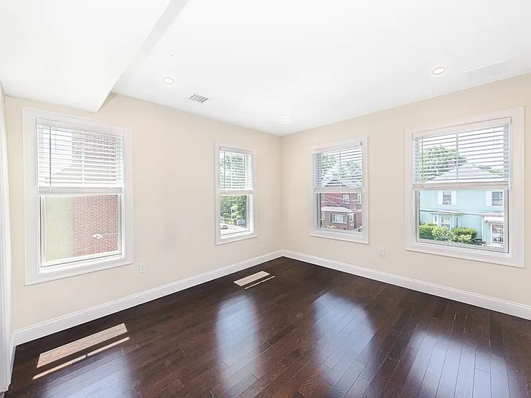 120 Jerome St #121 — Photo 18
