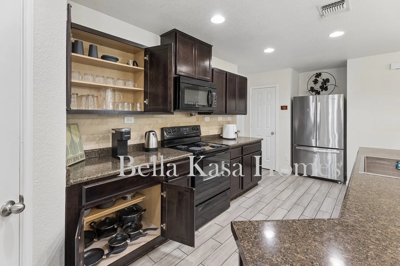 903 Spello Cir — Photo 4
