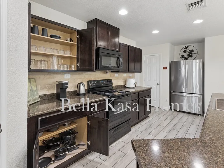 903 Spello Cir — Photo 4
