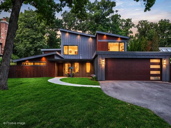 344 E Witchwood Ln, Lake Bluff, IL 60044