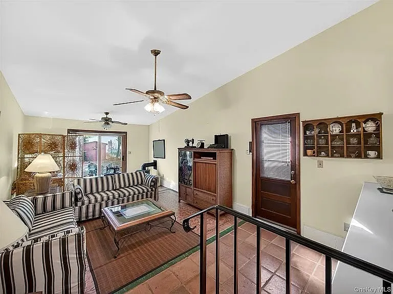 10 Dunnery Ct #1 — Photo 31