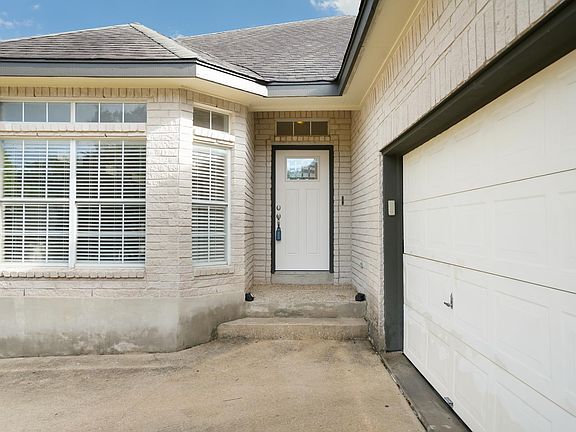 3rd image of 6638 Morning Shadow Ln