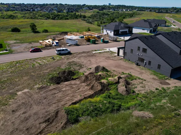 4304 Kites Ln, Bismarck, ND 58503