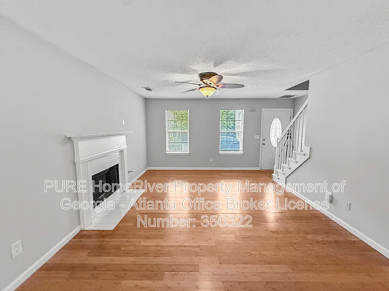 4 bed, 2.5 bath, 1386 sqft, $1,995 — Photo 2