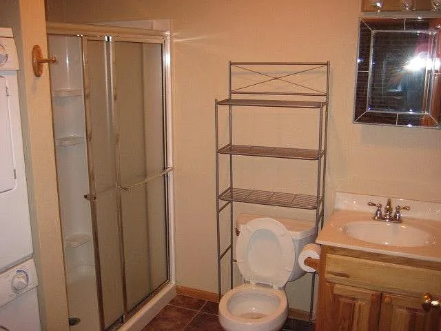 Bathroom / Laundry