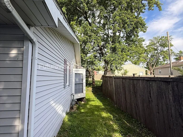 122 N Hamilton St — Photo 12