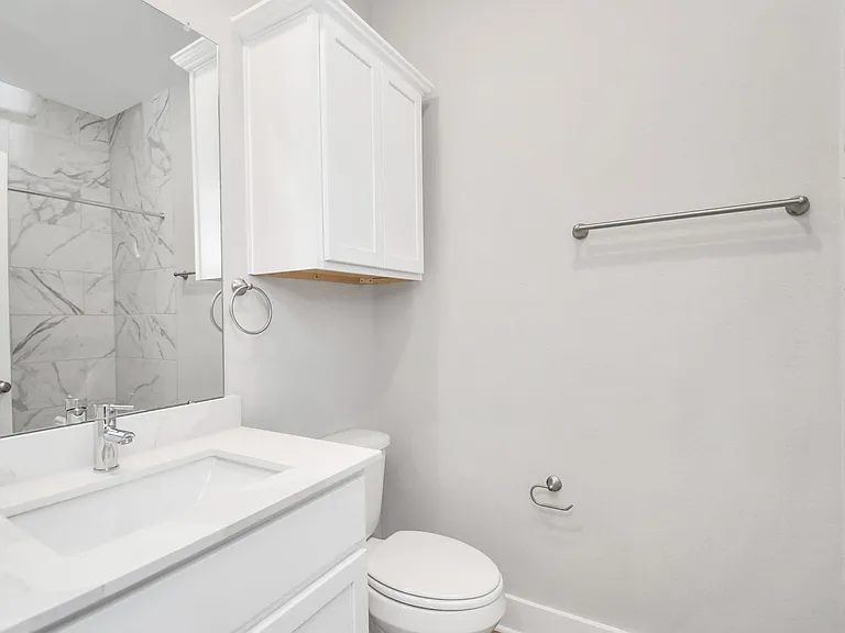 21047 Bay Village Dr #B — Photo 24