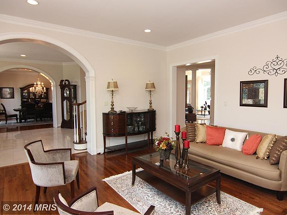 3rd image of 760 Strawfield Ln