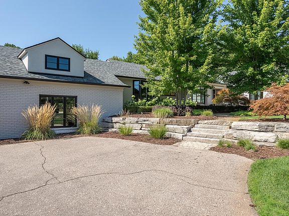 2nd image of 172 Linda Ln