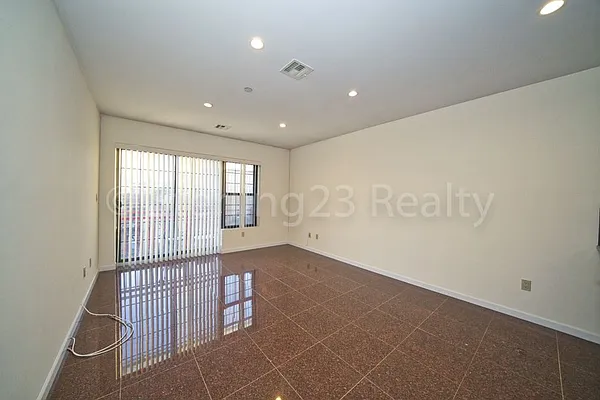 Rented by Sterling Realty Plus Inc | media 35