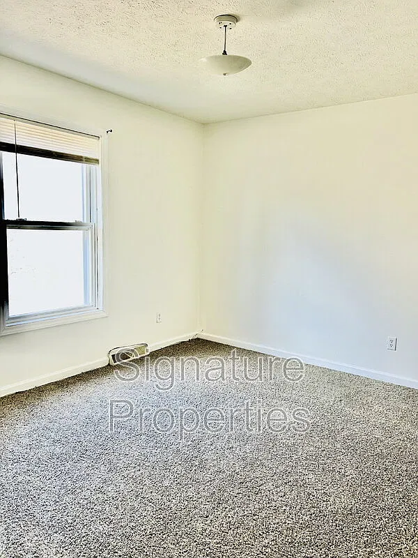 2 bed, 1.5 bath, 1000 sqft, $1,000 — Photo 4