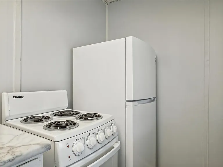 723 W Walnut St #725 — Photo 10
