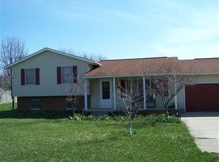 5730 Cedarwood Dr, Lewisburg, OH 45338