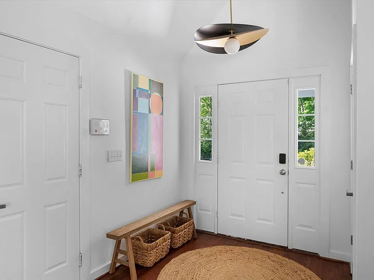 21 Birchwood Ln — Photo 2