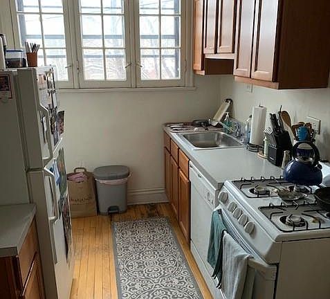 5th image of 4715 N Winchester Ave #618