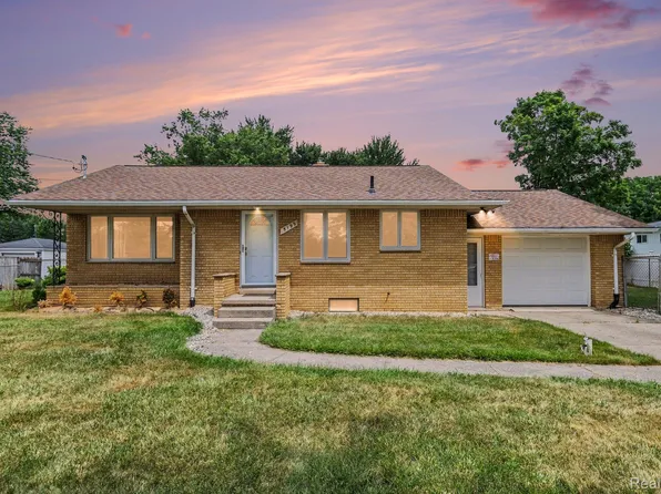 5199 Lapeer Rd, Burton, MI 48509