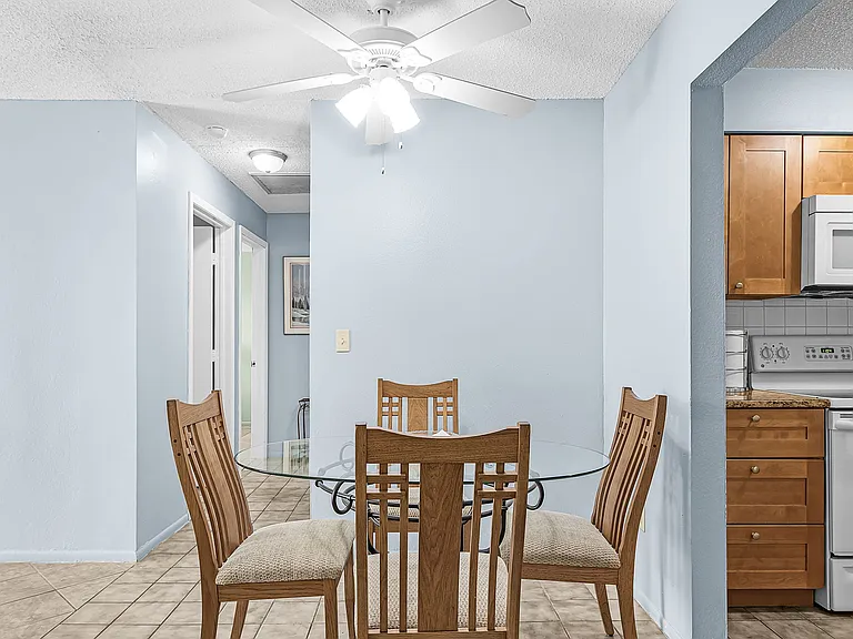 152 SW 47th Ter #4 — Photo 9