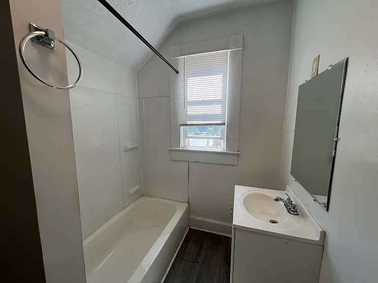 302.5 N Summit St #302.5 — Photo 13