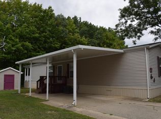 1519 W Ridgeview Dr, Lapeer, MI 48446