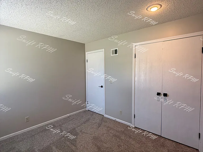 6702 W 150th St #1 — Photo 14
