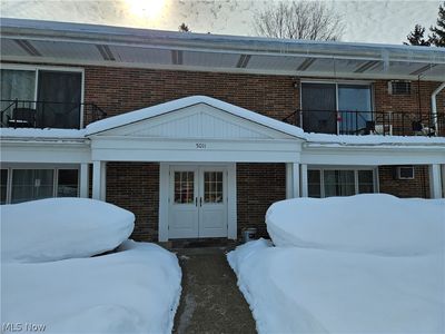 5011 Nob Hill Dr APT 11C, Chagrin Falls, OH, 44022