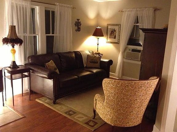 3rd image of 2895 Fernwood Ave #1