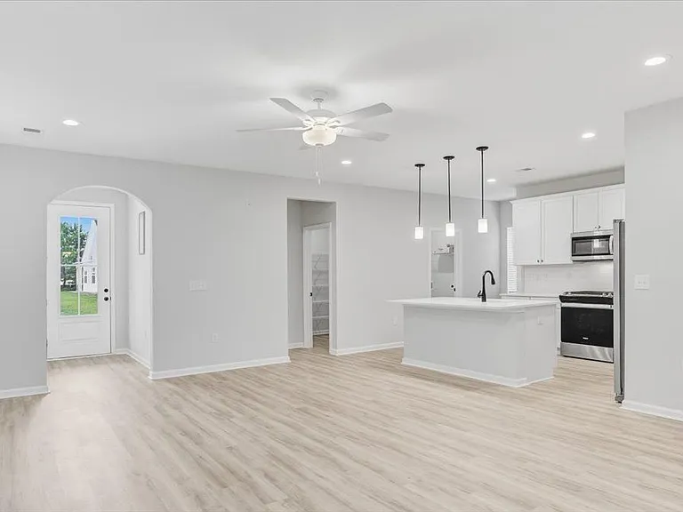 179 Garden Row Dr N — Photo 3