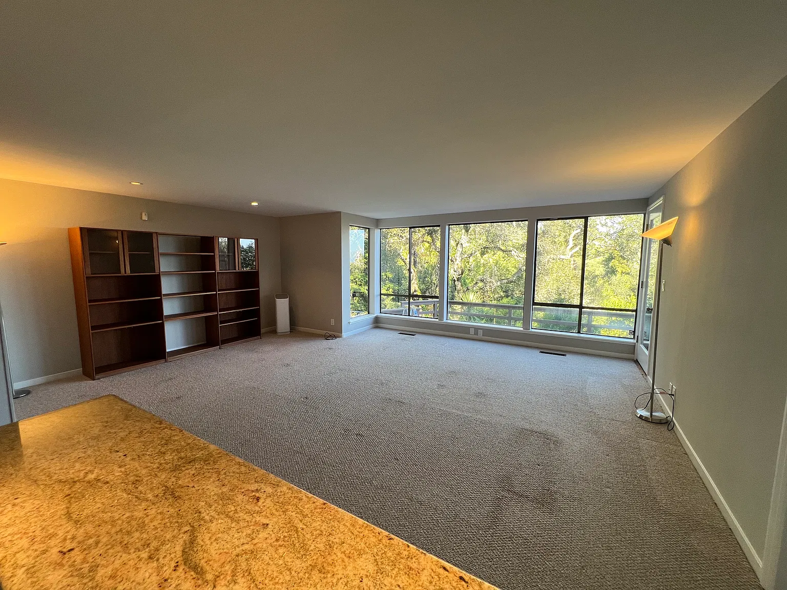 1 bed, 1054 sqft, $4,400 — Photo 4
