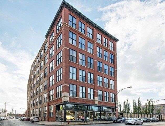 1st image of 1872 N Clybourn Ave
