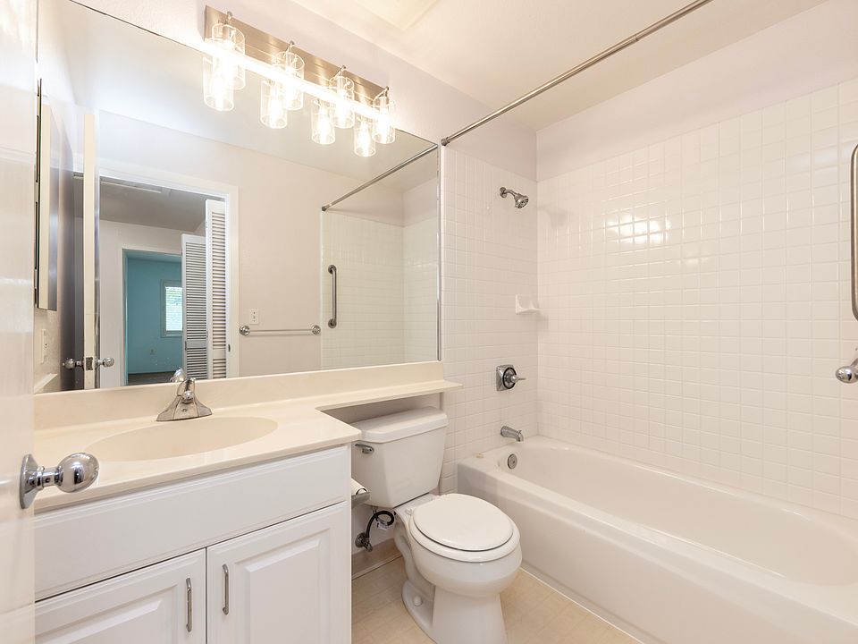 1st image of 92-1493 Aliinui Dr Suite 35D