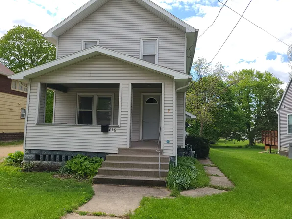 416 E Bradshaw St, Dixon, IL 61021