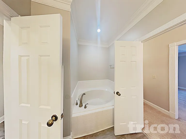 242 Chisolm Cir — Photo 14