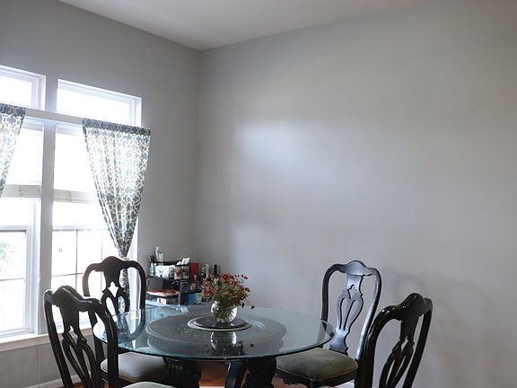 5th image of 1019 Queens Pl