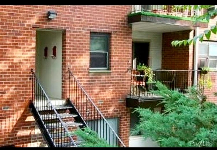 1st image of 51 Fieldstone Dr