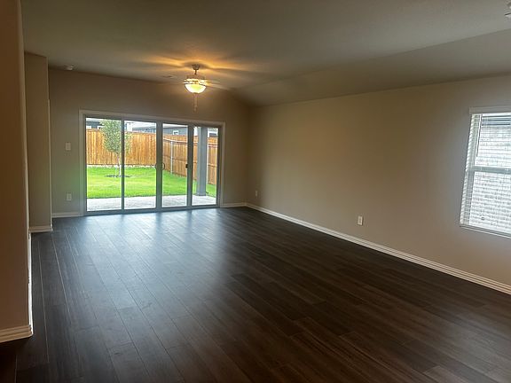 3rd image of 3721 Canyon Dr