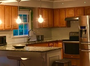 6 W River Rd, Poquoson, VA 23662