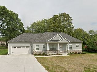 319 Wolff Ln, Ballwin, MO 63011