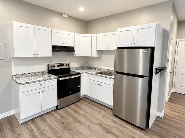 216 Central Street Lowell, MA 01852, 216 Central St #2R, Lowell, MA 01852